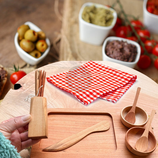 Set Picoteo Shanti · Tabla con Rebaje, Pocillos, Cucharitas y Cuchillo de Madera Nativa · Pucón